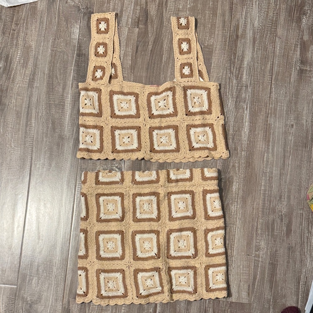 Top - Show Me Your MuMu Tan and Cream Crop Top